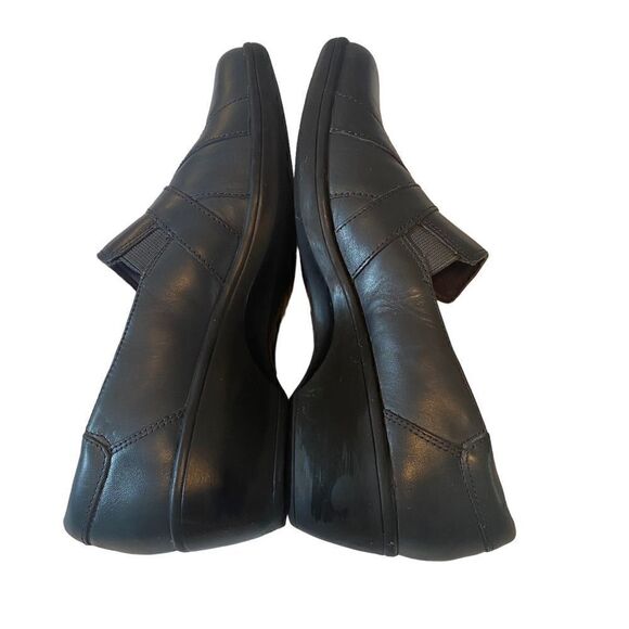 Clarks Blue Upper Leather Slip-On Wedge Heel Rubber Soled Shoes in Ladies Sz 8 - Picture 6 of 7